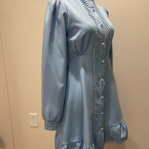 Elegant Blue Long-Sleeve Dress
